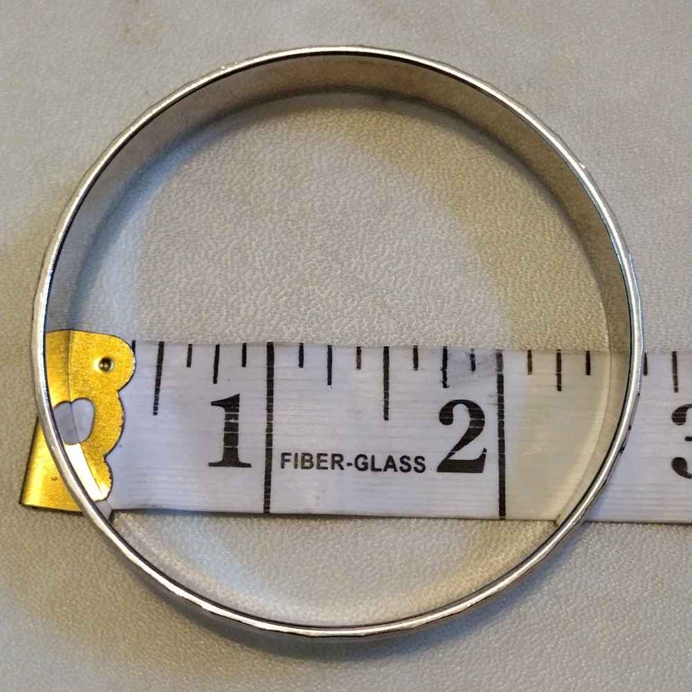 Monet, beautiful faux silver bracelet. - Picture 5 of 5